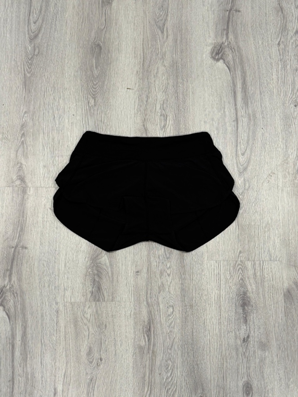 Lululemon Speed Up Low-Rise Lined Short | Black | Size 8. - Picture 3 of 9